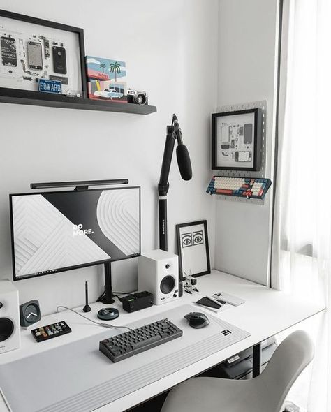 Black And White Aesthetic Home, Desk Setup Workspace Inspiration, White Aesthetic Home, Desk Setup Workspace, Clean Desk Setup, White Desk Setup, Minimalist Workspace, Gaming Computer Room, Workspace Setup