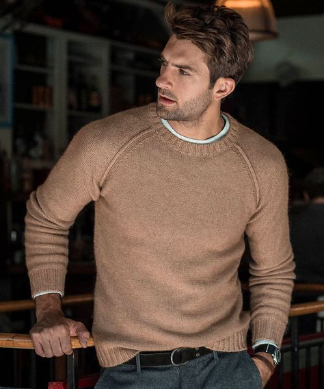 Raglan Crew Sweater in Camel Mens Knit Sweater, Sweater Streetwear, Teen Trends, Winter Attire, Solid Sweaters, Slim Fit Top, Sweater Men, Solid Color Shirt, Men's Knit