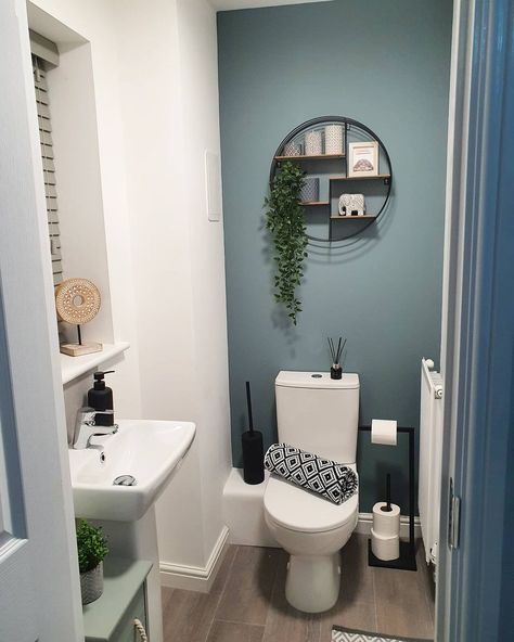 @coppicenewbuild on Instagram: “🪴E N - S U I T E R E V E A L 🪴 So after painting my feature wall in the dining room De Nimes, I loved it so much I wanted to find…” Downstairs Toilet Ideas, Small Bathroom Renos, Bathroom Decor Ideas Colors Grey, Grey Bathroom Decor, Wc Ideas, Small Downstairs Toilet, Bathroom Under Stairs, Downstairs Wc, Bathroom Redecorating