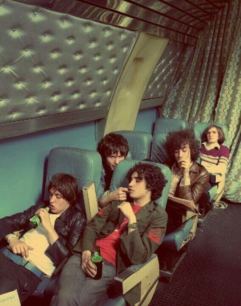 The Strokes!! This is my favorite picture of them Band Cover Photos, The Darkness Band, Rock Bands Photography, The National Band, The Strokes Band, Nick Valensi, Sugarhigh Lovestoned, The Voidz, Indie Rock Band