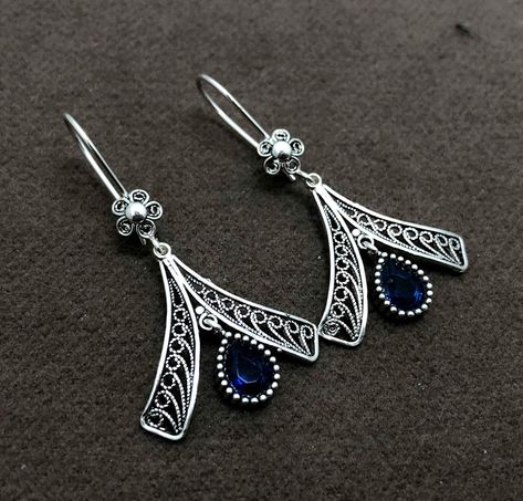 Blue Sapphire Jewelry, Diy Jewelry Earrings, Silver Embroidery, Filigree Jewelry, Turkish Jewelry, Gold Jewellery Design Necklaces, Filigree Earrings, Silver Jewelry Handmade, Jewelry Design Necklace