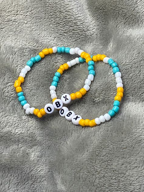 Cute Matching Bracelets For Best Friends Diy, Bff Bracelets Aesthetic, Best Friend Bracelets For 4, Obx Aesthetic Bracelets, Friendship Matching Bracelets, Matching Bff Clay Bead Bracelets, Matching Bracelets For Friends, Matching Bracelets For Best Friends Diy, Outer Banks Bracelets Diy