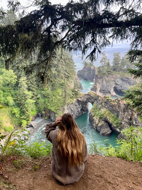 #pnwonderland #pnw #brookings #oregon #beach #aesthetic Manzanita Oregon Coast, Oregon Picture Ideas, Pnw Coast Aesthetic, Pnw Beach Aesthetic, Salem Oregon Aesthetic, Oregon Travel Aesthetic, Pnw Core, Oregon Coast Aesthetic, Thors Well Oregon