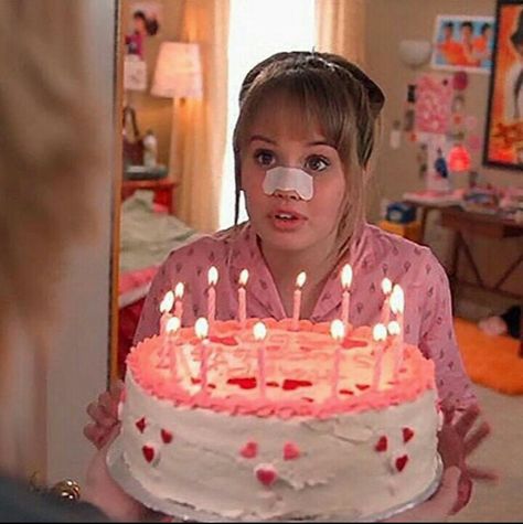 16 Candles, Sixteenth Birthday, Old Disney, Iconic Movies, Cute Cakes, Sweet Sixteen, 16th Birthday, Disney Channel, Pretty Little Liars