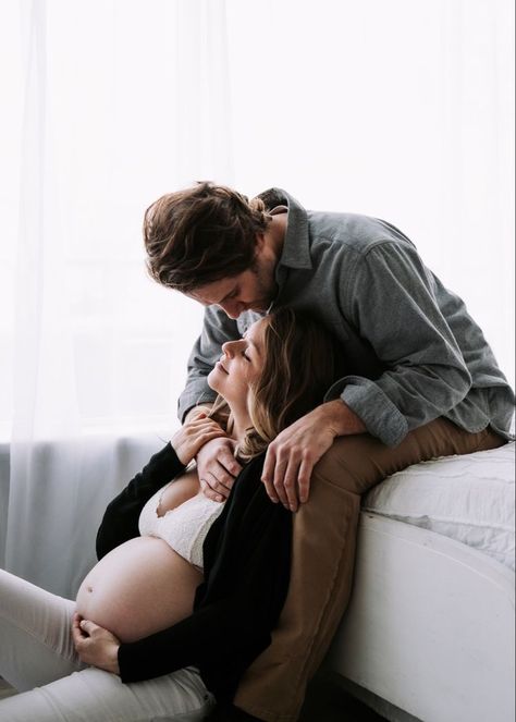 Maternity Photoshoot Home Ideas, Maternity In Home Photography, Couple Maternity Poses At Home, Indoor Maternity Family Photos, Indoors Maternity Shoot, In Home Maternity Photoshoot, Maternity Photography Bed, Cozy Home Maternity Photos, Diy Maternity Photos With Husband