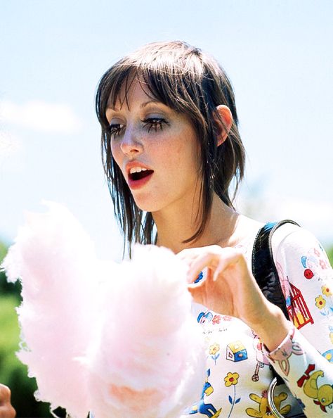 SHELLEY DUVALL on the set of Brewster McCloud (1970) Shelly Duvall Nashville, Brewster Mccloud, Shelly Duvall, Shelley Duvall, Top Girl, Lights Camera Action, Isaac Mizrahi, Mariah Carey, Stephen King