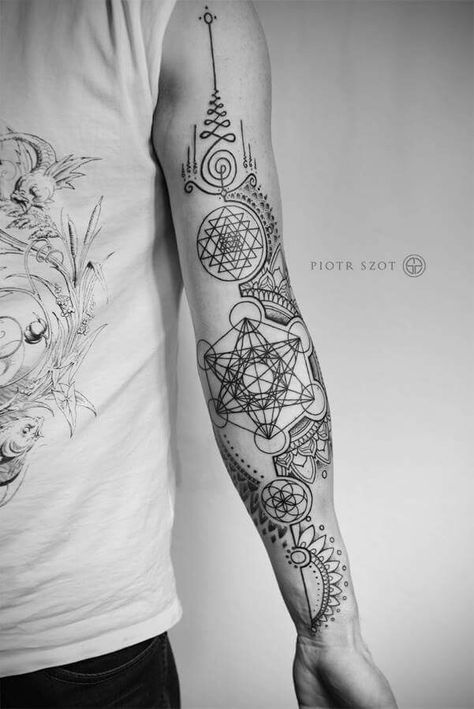 Geometrisches Mandala-Tattoo #geometric #spiritual #mandala #pioyr #szot #tattoo #ink #inked #b&w #schwarzweiß #schwarzundweiß #blackandwhite #art #kunst Unalome Tattoo, Sacred Geometry Tattoo, Geometry Tattoo, Tattoos Geometric, Geometric Sleeve, Geniale Tattoos, Spiritual Tattoos, Mandala Tattoo Design, Home Tattoo