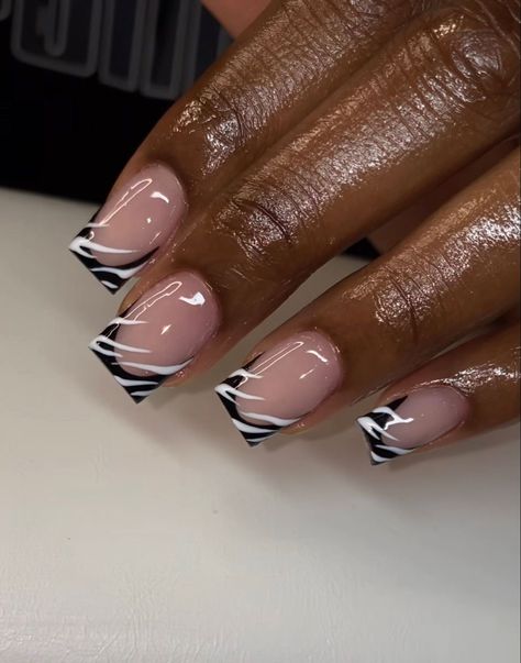 Simple May Nails Short, Beautiful Simple Nails, Square Nail Tip Designs, Gel Nail Inspo Short French Tip, Short Coffin Designs, Short Square Tip Nail Designs, Cute And Simple Short Nails, Easy French Tip Designs, Short Square Gel X Nail Designs