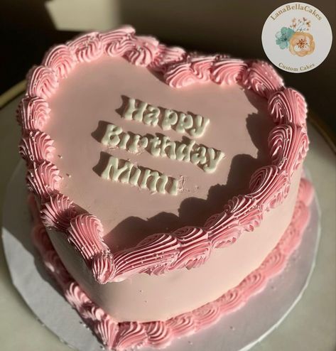 19 Heart Cake, Simple Pink Heart Cake, Simple Vintage Cakes Birthday, Cute Heart Cakes Aesthetic, 14tg Birthday Cake, Pink Heart Bday Cake, Heart Cake Birthday Pink, Pink Love Heart Cake, Baby Pink Heart Cake