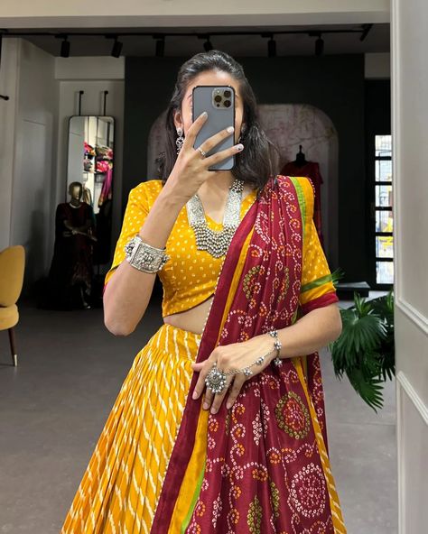 Lehenga Yellow, Bandhani Lehenga, Zip Stitching, Garba Outfit, Patola Print, Sari Lehenga, Bandhani Print, Silk Lehenga Choli, Designer Sarees Wedding