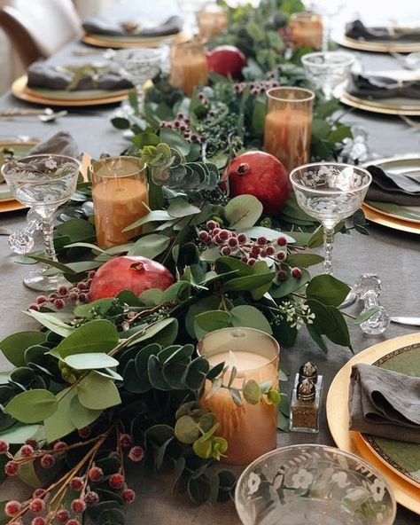 Table Garland Centerpiece, Pomegranate Centerpiece Thanksgiving, Eucalyptus Thanksgiving Table, Pomegranate Table Decor, Christmas Tablescapes Ideas Centerpieces, Pomegranate Centerpiece, Fruit Table Decor, Eucalyptus Centerpieces, Greenery Table Decor