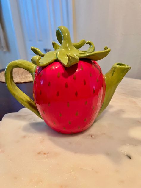 Strawberry Shortcake Ceramic, Teapot Ceramics Ideas, Strawberry Pinch Pot, Creative Teapots Ceramics, Clay Tea Pot Ideas, Vintage Witch Decor, Cute Teapot Ceramic, Tea Pot Ceramic Ideas, Clay Teapots Ideas