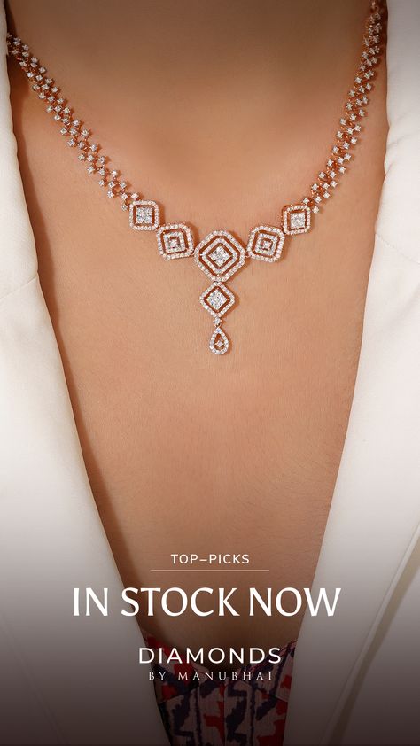 Diamond Necklace Diamond Square Pendant, Diamond Big Pendant Design, Small Diamond Necklace Set, Small Diamond Pendant Designs, Light Weight Diamond Necklace Indian, Diamond Pendent Design, Small Diamond Sets, Diamond Pendent Set Design, Diamond Necklace Set Simple