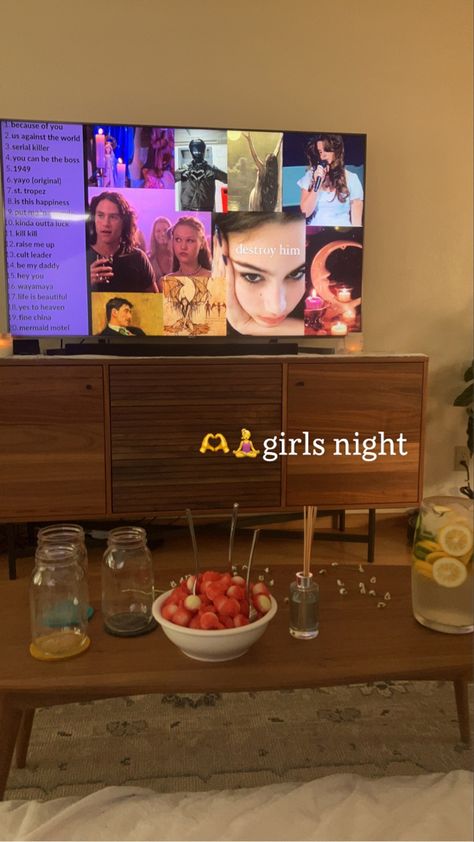 Spa Night With Friends Aesthetic, Dorm Sleepover Aesthetic, Spa Night At Home Friends Aesthetic, Self Care Sleepover, At Home Spa Aesthetic, Sleepover Pics Aesthetic, Summer Activities Aesthetic At Home, Girls Night Inspo At Home, At Home Spa Day Aesthetic