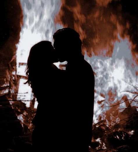 Male and female silhouettes in a passionate embrace. Dangerous Couple Aesthetic, These Broken Stars, Breathing Fire, Seshomaru Y Rin, Dark Romance Books, Fantasy Aesthetic, Fantasy Romance, Character Aesthetic, The Villain