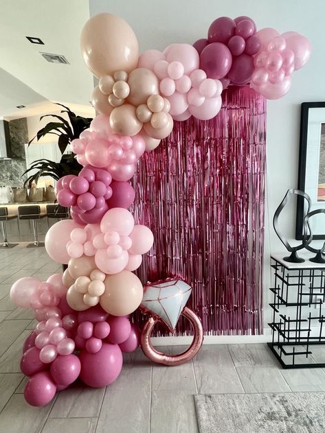 Barbie Balloon Garland, Hot Pink Balloon Garland, Pink Bachelorette Party Decorations, Bride Glam, Bridal Room Decor, Bride To Be Decorations, Barbie Bachelorette, Bachelorette Balloons, Bachelorette Inspo