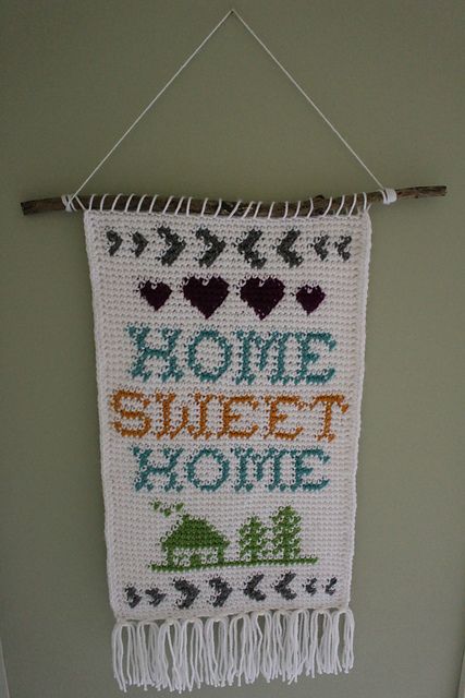 Ravelry: TracyCarlucci's Home Sweet Home Wall Hanging Sweet Home Wall Hanging, Dream Catcher Crochet, Dream Catcher Wall Decor, Cross Stitch Wall Hanging, Wall Hanging Dream Catcher, Home Decor Macrame, Crochet Quote, Hanging Craft Ideas, Crochet Dreamcatcher