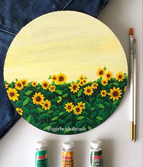 Flowers Sunflowers Drawing, Cute Circle Canvas Paintings, Aesthetic Circle Painting, Acrylic Circle Painting, Mini Sunflower Painting, Sun Flowers Paintings, Round Canvas Painting Easy, Circle Acrylic Painting, Sunflower Easy Painting