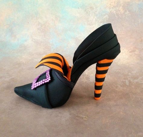 Halloween Shoes Diy, Halloween High Heel Leather Boots, Witches Shoes Diy, High Heel Party Heels For Halloween, Halloween Witch Shoes, Gum Paste Shoe, Witch Shoe, Shoe Cakes, Halloween Shoes