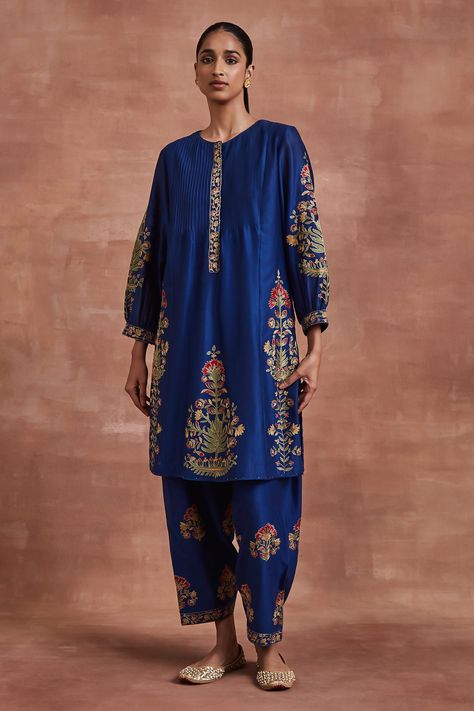 Buy Blue Chanderi Silk And Malay Pintucked Kurta Set For Women by Sue Mue Online at Aza Fashions. Pakistani Salwar Designs Pattern, Pakistani Suit Embroidery, Pakistani Punjabi Suits, Velvet Pakistani Dress, Aari Design, Stylish Kurtis Design, Fusion Wear, Pakistani Formal Dresses, Embroidery Fashion Detail