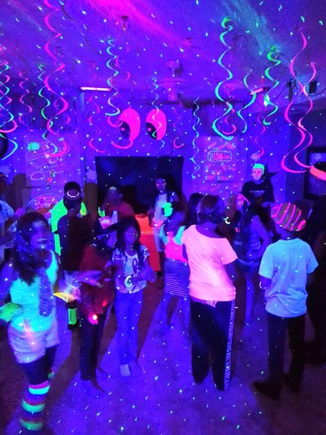 Madi's Blacklight party Glow N Dark Party Ideas, Birthday Glow Party Ideas, 18th Birthday Dance Party Ideas, Sweet Sixteen Neon Party Ideas, Disco Glow In The Dark Party, Glow And Dark Party, Neon Out Party, Black Light Theme Party, Club Birthday Party Ideas Night