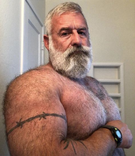 Hairy hairy hairy obsession mâle mâle mâle 29 500 + followers thank you Grey Fox Men, Black Guys With Beards, Himbo Men, Hot Old Man, Big Beard Styles, Large Muscular Men, Big Bearded Men, Big Beards Men, Dads And Sons