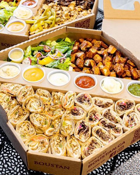 Tacos Packaging Ideas, Shawarma Box Packaging, Shawarma Design Ideas, Shawarma Packaging Ideas, Meal Prep Business, Party Meals, Packed Meals, Sandwich Packaging, Takeaway Packaging