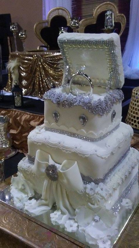 Glamorous Wedding Cakes, Bling Wedding Cakes, Fancy Wedding Cakes, Extravagant Wedding Cakes, Wedding Cake Prices, Big Wedding Cakes, Wedding Cake Pictures, Groom Wedding Cakes, Dream Wedding Cake