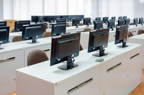 School Computer Lab Design, Computer Lab Design, School Computer Lab, Computer Lab Classroom, Tech Room, School Building Design, School Computers, Computer Class, It Training