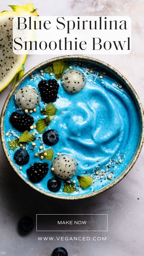 Blue Spirulina Smoothie, Spirulina Smoothie Bowl, Spirulina Benefits, Spirulina Smoothie, Delicious Smoothie Recipes, Blue Spirulina, Yummy Smoothie Recipes, Smoothie Bowl Recipe, Vegan Smoothies