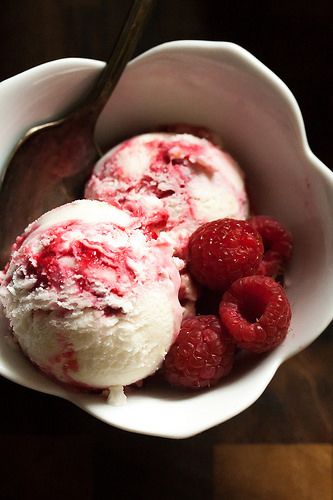 Raspberry Ripple Buttermilk Gelato Frozen Deserts, Pumpkin Pie Ice Cream, Cinnamon Ice Cream, Gelato Recipe, Gelato Ice Cream, Peach Ice Cream, Raspberry Ripple, No Churn Ice Cream, Popsicle Recipes