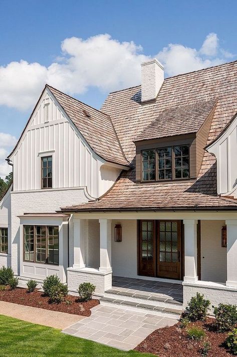 Farmhouse Exterior Design, Storybook Homes, Brown Roof, Casas Coloniales, Casa Vintage, Modern Farmhouse Exterior, Casa Exterior, Country Homes, Painted Brick