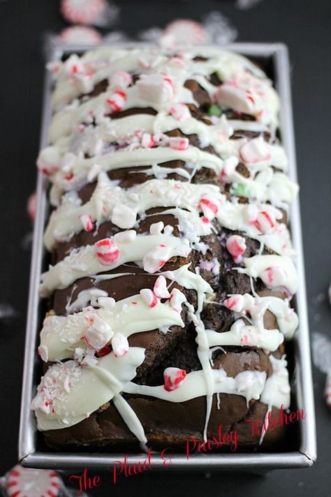 Peppermint Bread, Christmas Breads, Christmas Bread Recipes, 31 Daily, Bread Chocolate, Holiday Bread, Christmas Bread, Christmas Easy, Christmas Food Gifts