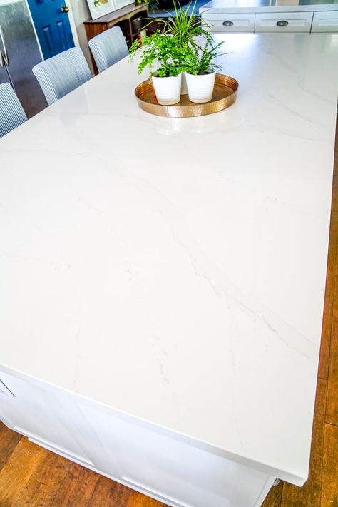 White Quartz Countertop Kitchen, Mexican Kitchen Style, Modern Farmhouse Style Kitchen, White Granite Colors, White Kitchen Countertops, White Quartz Countertops, White Quartz Counter, Outdoor Kitchen Countertops, Classic White Kitchen