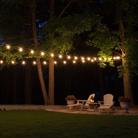 Patio string lights offer something for everyone! Shop quick with patio light kits or create your own lighting with DIY patio bulbs and stringers! White Lights Decor, Patio Lighting Diy, Backyard String Lights, Design Per Patio, Backyard Party Decorations, Patio Lights, Outdoor Party Lighting, Restaurant Patio, Patio String Lights