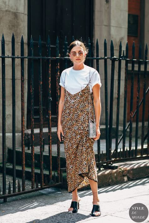 Le Fashion Blog Sunglasses Leopard Slip Dress White T Shirt Layer Black Heeled Margiela Mules Via Style Du Monde Madelynn Furlong, Street Style New York, Street Style Aesthetic, Urban Street Style, Street Style Summer, Street Style Chic, Street Style Inspiration, Mode Inspo, Fashion Week Street Style