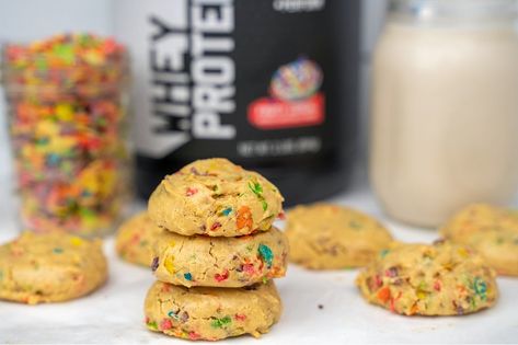 Recipes With Fruity Pebbles, Fruity Pebble Cookies, Ww Dinners, Protein Powder Cookies, Low Calorie Baking, Whey Protein Recipes, Fruity Cookies, Fruity Pebble, Protein Cereal