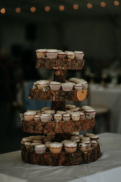 Enchanted Forest Wedding Cupcakes, Wood Cupcake Display, Wedding Forest Ideas, Forest Wedding Food Ideas, Forest Weddings Enchanted, Cupcake Board Display, Woodland Wedding Cupcakes, Enchanted Forest Cupcakes Dessert Tables, Cupcakes Forest Theme