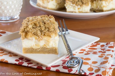 Apple Cheesecake Bars Apple Crisp Cheesecake Bars, Delicious Apple Crisp, Microwave Apples, Crisp Recipes, Apple Crisp Cheesecake, Apple Cheesecake Bars, Apple Cheesecake, Yummy Fall Recipes, Apples And Cheese