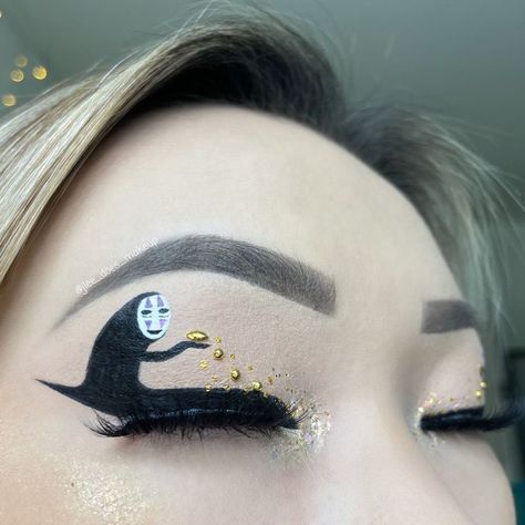 One Piece Inspired Makeup, Studio Ghibli Inspired Makeup, Graphic Eyeliner Halloween, Studio Ghibli Makeup, Makeup Look With Rhinestones, Ghibli Makeup, Eyeliner Drawings, Ghost Eyeliner, No Face Makeup