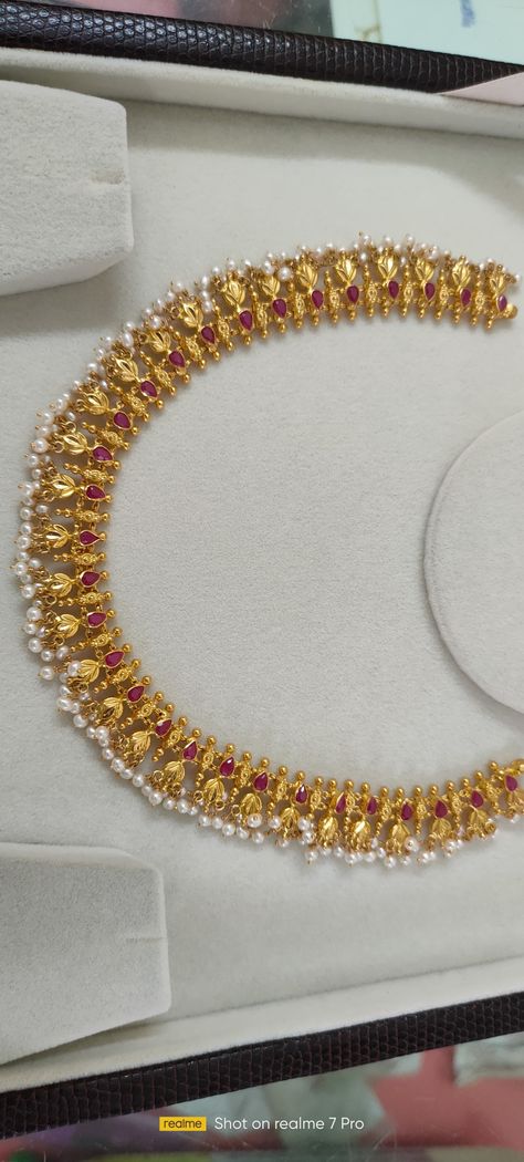 Neck Gold Jewelry Indian, Avigna Fine Jewels, Kamalu Buttalu Gold, Short Necklace Gold Indian, Elegant Gold Necklace, Pretty Gold Necklaces, Neck Pieces Jewelry, New Gold Jewellery Designs, Fancy Jewelry Necklace