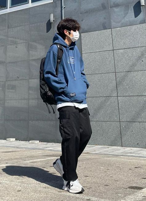 Outfit Men Korean Style, Korean Street Fashion Mens Casual, Asian Clothing Style, Korean Boy Outfit, Baggy Clothes Men, Korean Streetwear Men, Baggy Clothes Outfit Men, Men Outfits Aesthetic, Guys Outfits