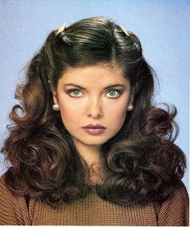 cecilia🌈 on Twitter: "and 70s hair!!!… " 70s Hair And Makeup, 70s Hairstyles, 70’s Hair, 1970s Hairstyles, Curly Hair Beauty, Drag Make-up, 70s Hair, 80s Hair, Farrah Fawcett