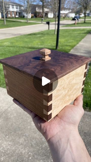 Making A Wooden Box Diy, Tools Box Ideas, Wooden Boxes Ideas Decor, Wood Handmade Ideas, Dovetail Projects, Small Wood Box Ideas, Wooden Boxes Ideas, Wooden Box Ideas, Wood Box Ideas