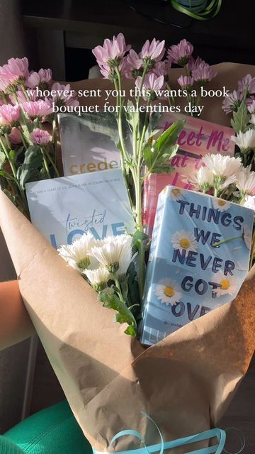 The Official It Girls on Instagram: "Here’s your sign to gift yourself or a loved on a book bouquet (bookuet) for Valentine’s Day!! ⚠️(Books were wrapped in clear plastic wrap before taping onto skewers so no books were harmed in the making of this) #valentinesday #galentines #valentinesdaygift #booktok #bookstagram #goodreads #girlfriendgifts" How To Gift Books, How To Make A Book Bouquet, Book Gifts Ideas, Book Bouquet Diy, Bouquet Making Ideas, How To Wrap A Book, Gift Book Ideas, Book Gift Wrapping Ideas, Gift Bouquet Ideas