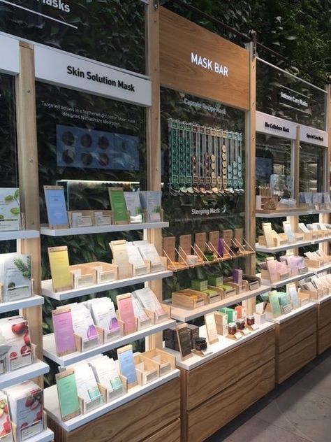 Korean Store Design, Korean Skincare Store, Beauty Store Design, Beauty Shop Interior, Skincare Closet, Mask Display, Korean Shop, Korean Beauty Store, Korean Store