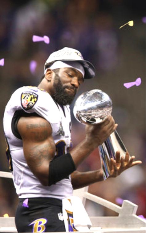 Ed Reed, Nfl Highlights, Baltimore Ravens Football, Nfl Football Pictures, Nfl Football Art, Ravens Football, Nfl Photos, Nfl Fan, Football Legends