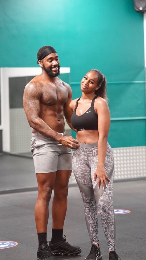 Black Couples Workout Together, Working Out Couples, Black Fitness Couples, Black Couple Workout, Couples In The Gym, Black Gym Couple Aesthetic, Gym Couple Black, Black Fit Couples Goals, Fit Couple Aesthetic