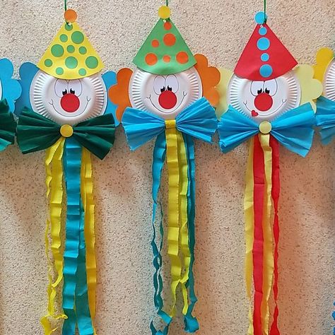 Carnival Arts And Crafts For Kids, Karnaval Basteln, Clown Crafts Preschool, Circus Crafts Preschool, Carnival Activities, Thema Circus, Clown Crafts, Carnival Crafts, Circus Crafts