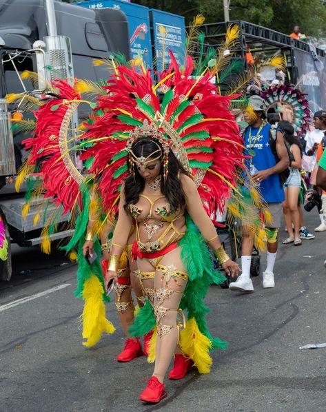 Toronto Caribbean Carnival 2024 Grand Parade #TorontoCarnival #Caribana2024 #CaribanaFestival #CaribanaToronto #caribanavibes #torontocaribbeancarnival #caribanaweekend #carnivalintoronto #torontofestival #carnivalculture Red Carnival Costumes Caribbean, Caribana Toronto, Caribbean Carnival Costumes, Caribbean Carnival, Bright Spring, Carnival Costumes, Caribbean Islands, Toronto, Carnival